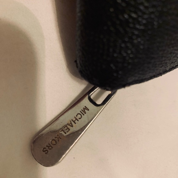 MK wallet 2 for 20$🖤 - Picture 3 of 8